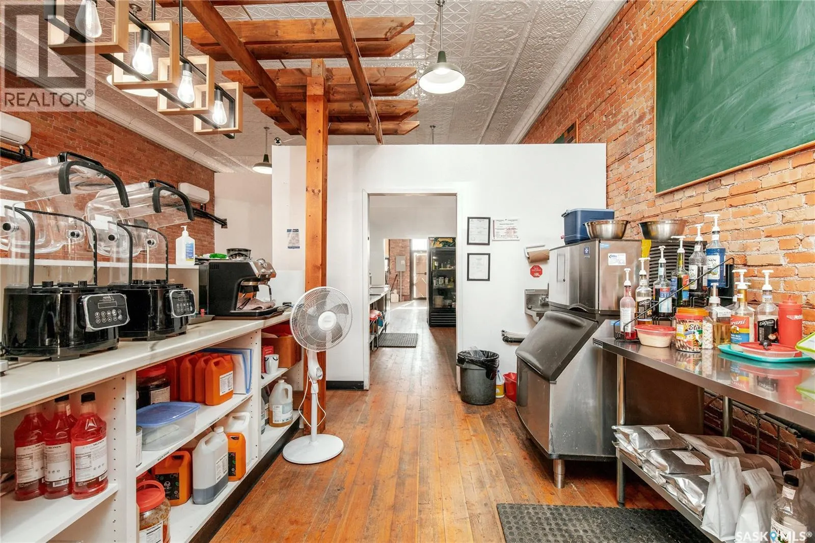 45 High STREET W