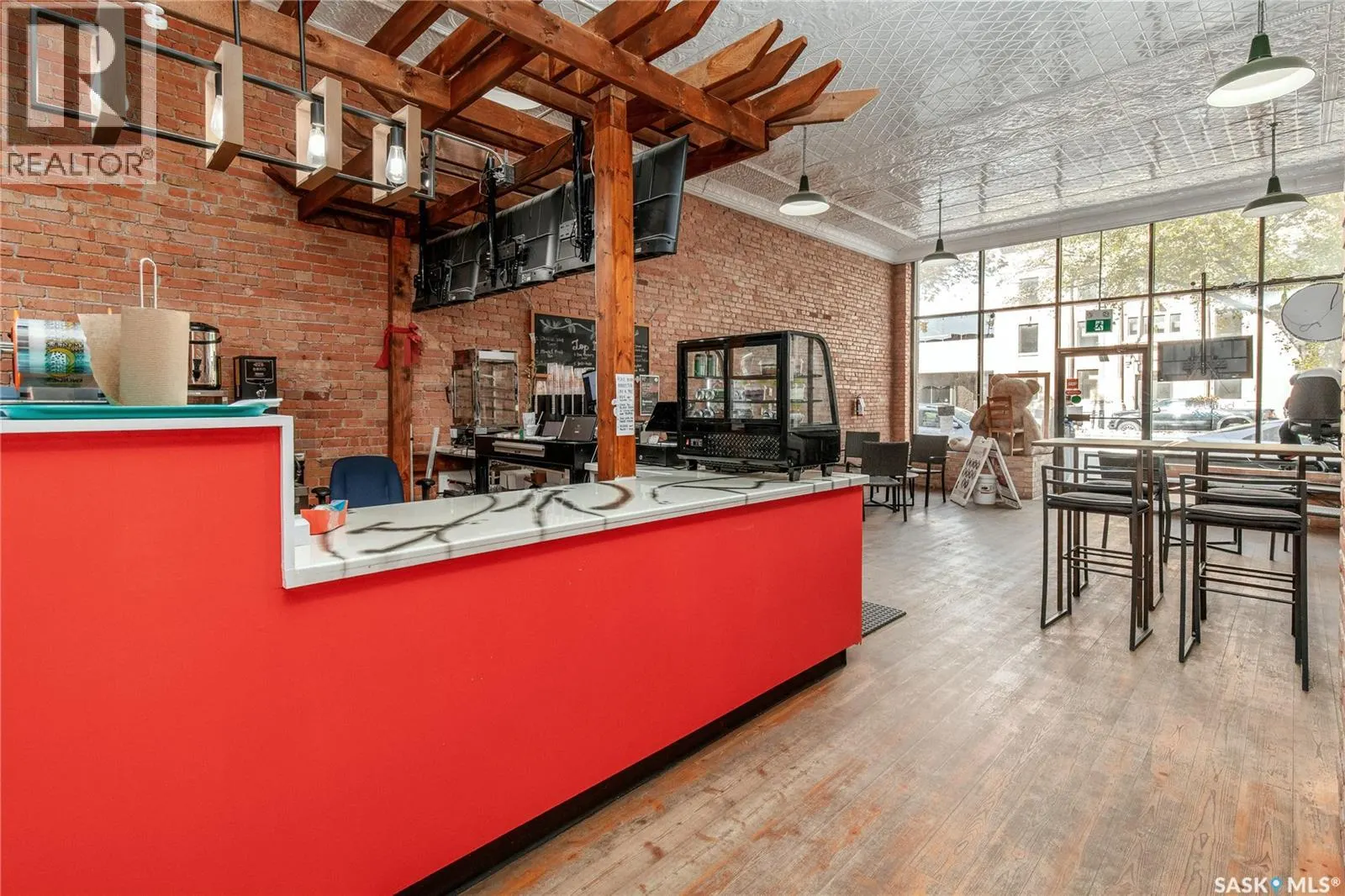 45 High STREET W