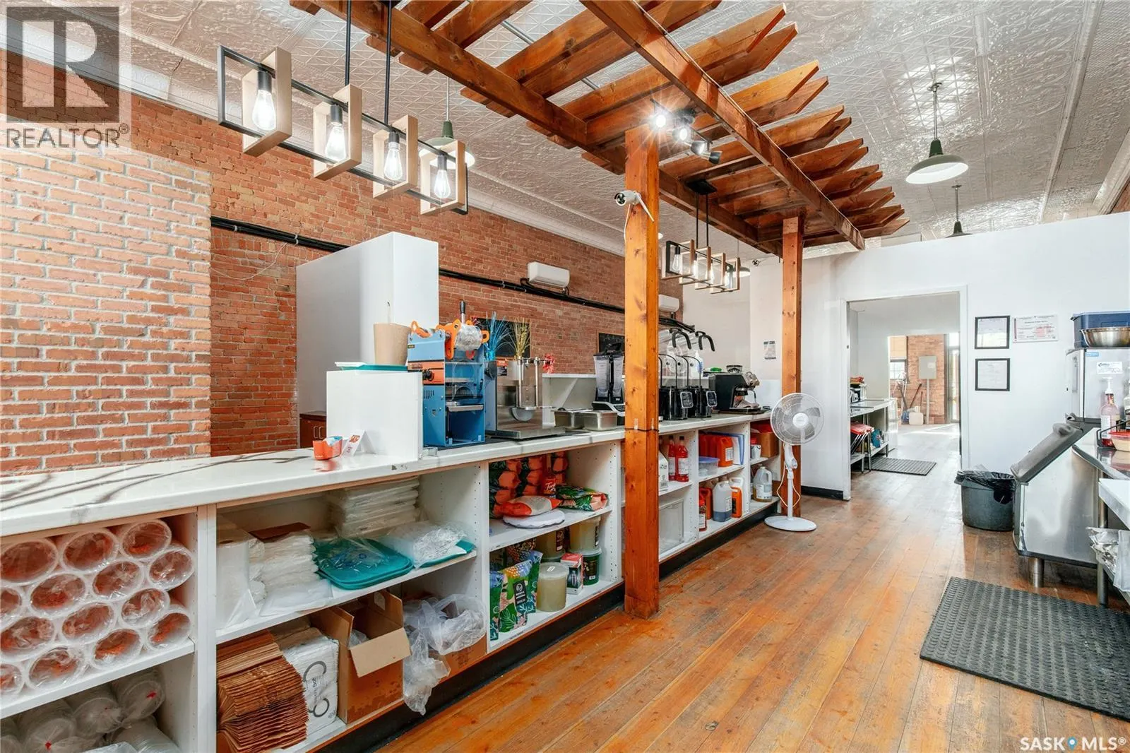 45 High STREET W