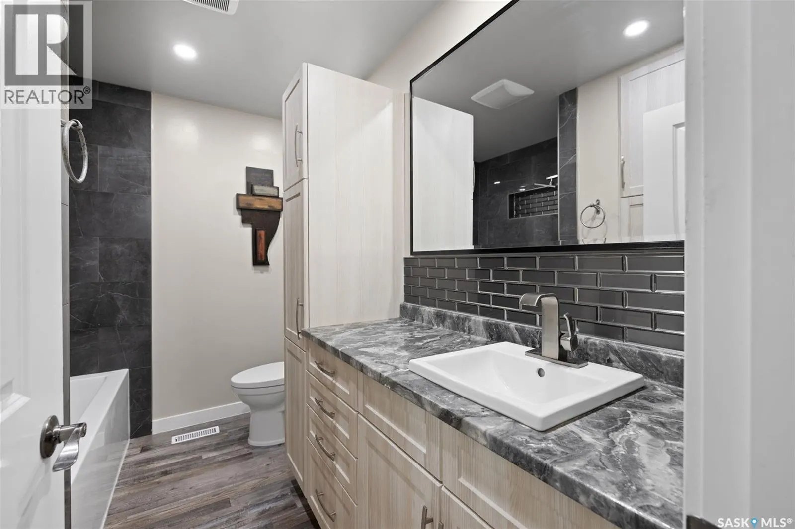 1538 SPADINA STREET W