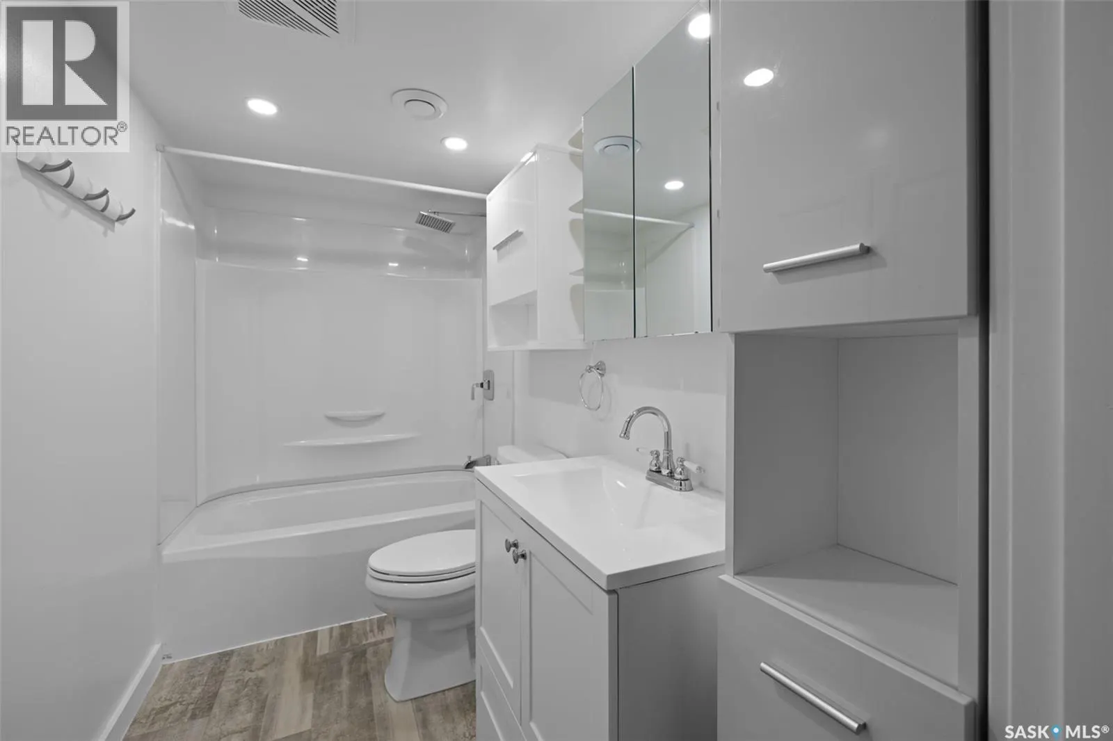 1538 SPADINA STREET W