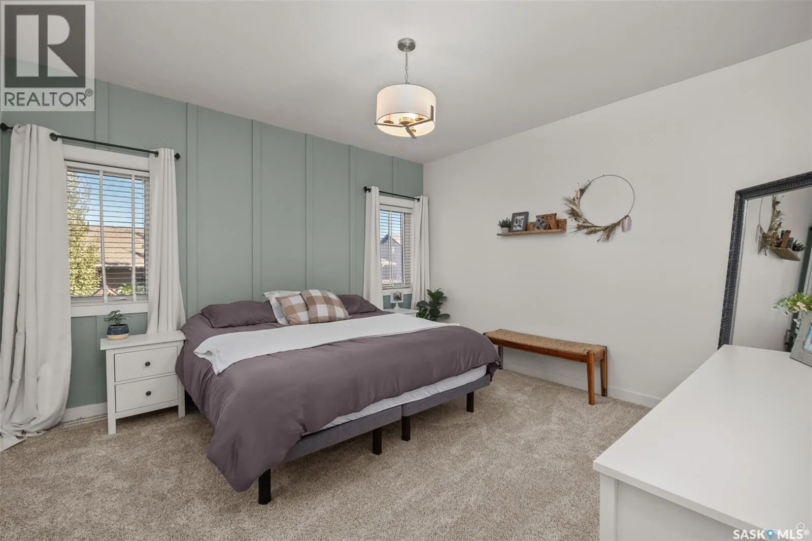 52 Coombe DRIVE