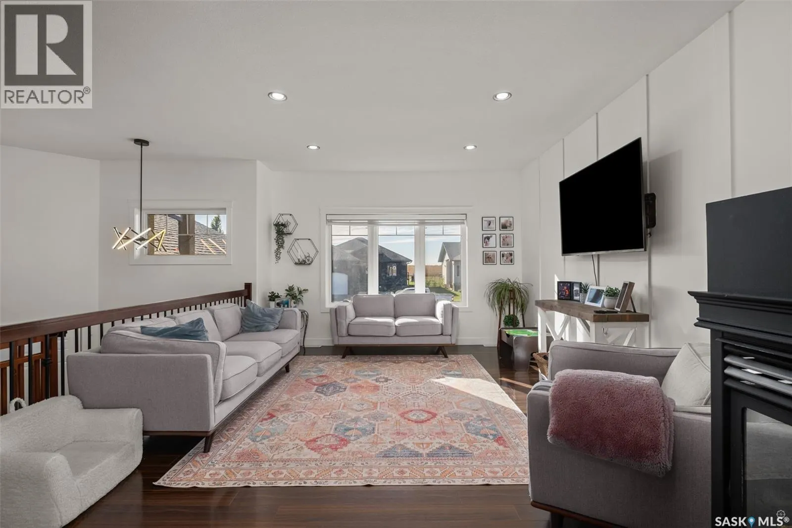 52 Coombe DRIVE