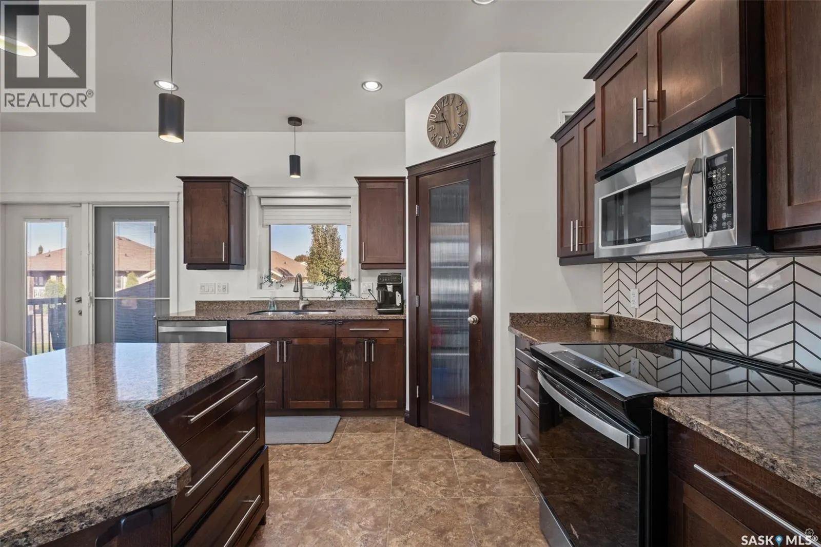 52 Coombe DRIVE
