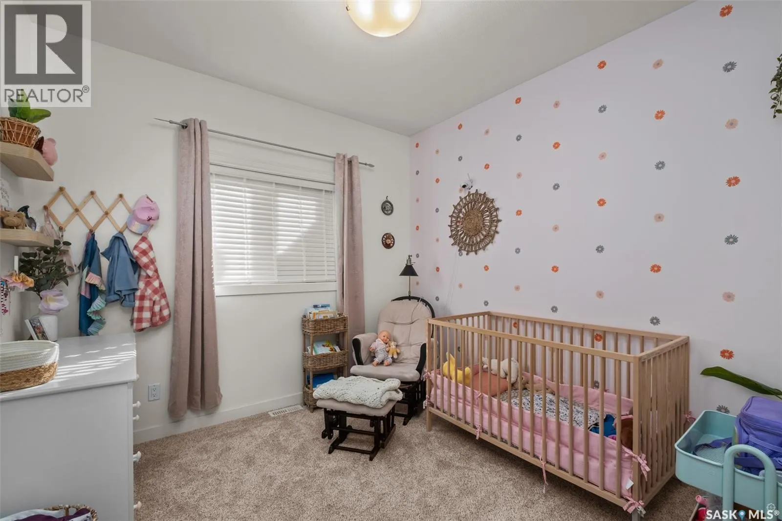52 Coombe DRIVE