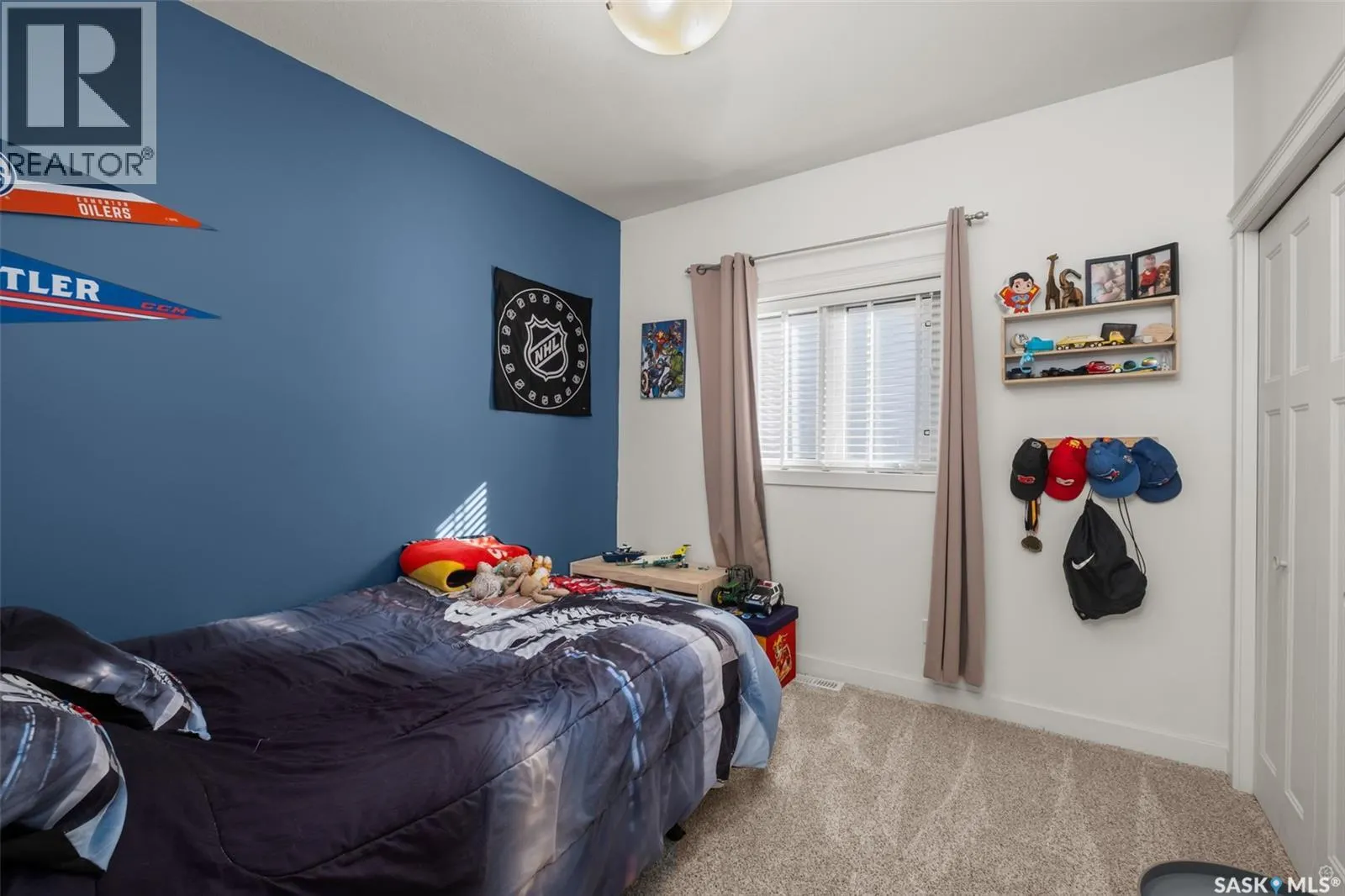 52 Coombe DRIVE