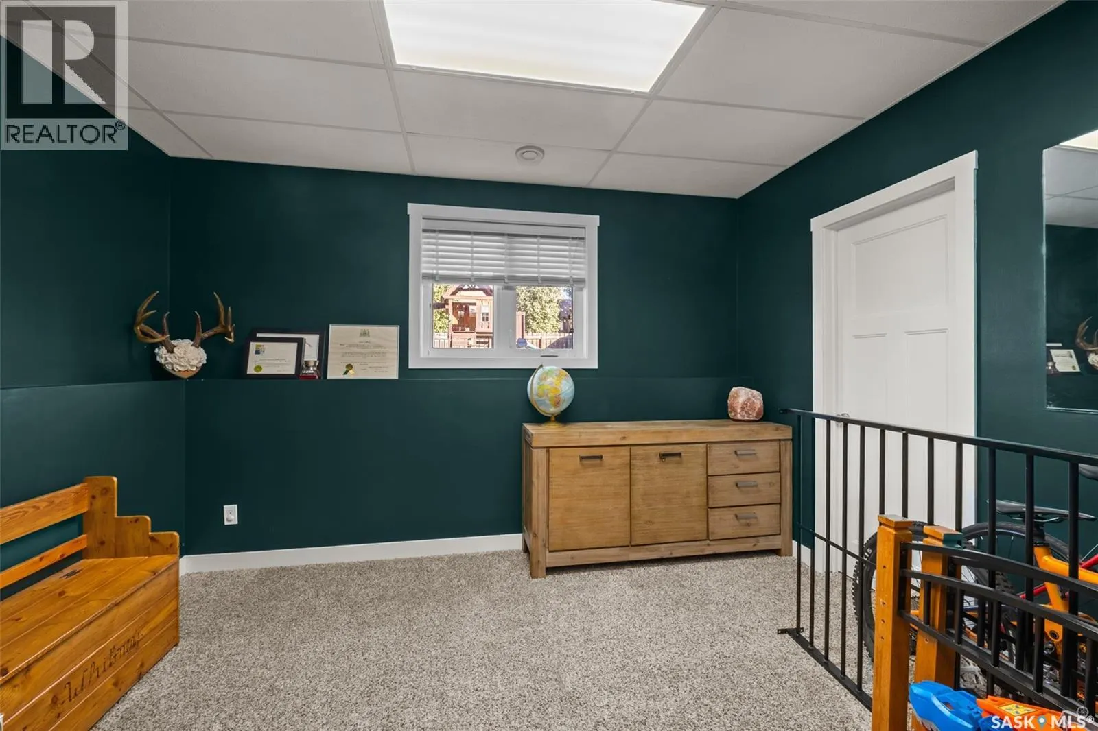 52 Coombe DRIVE