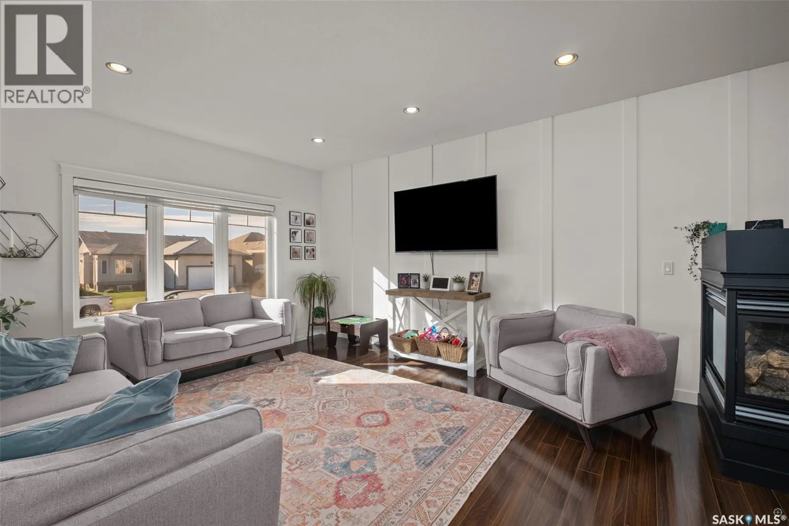 52 Coombe DRIVE
