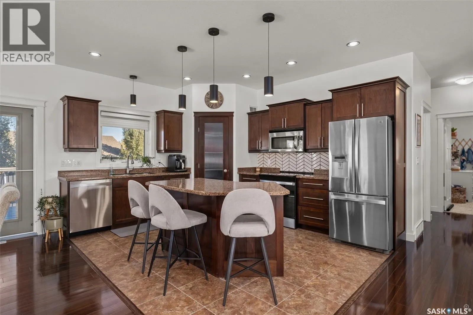 52 Coombe DRIVE