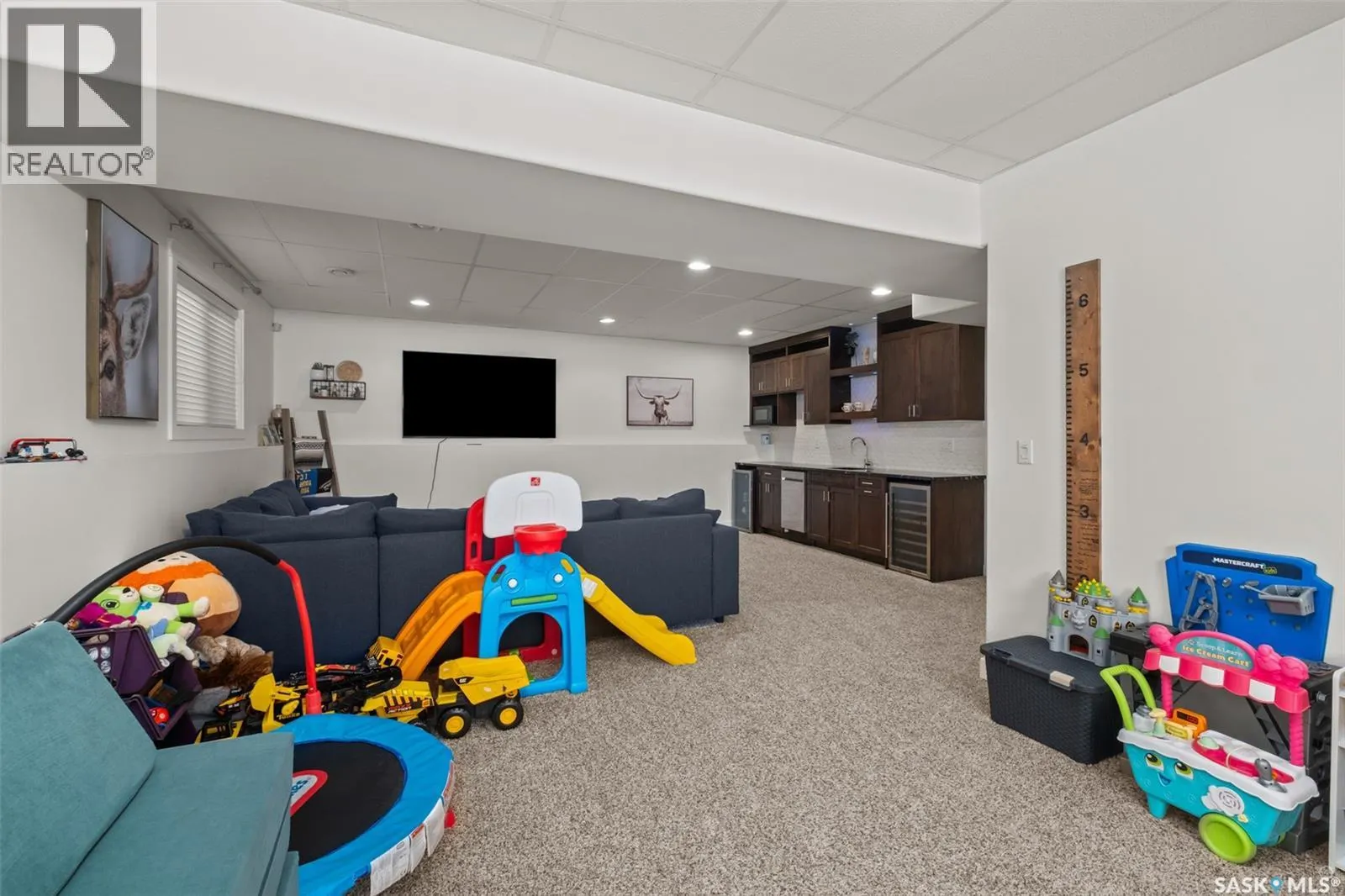 52 Coombe DRIVE