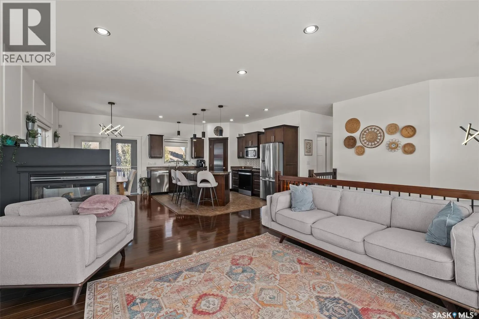 52 Coombe DRIVE