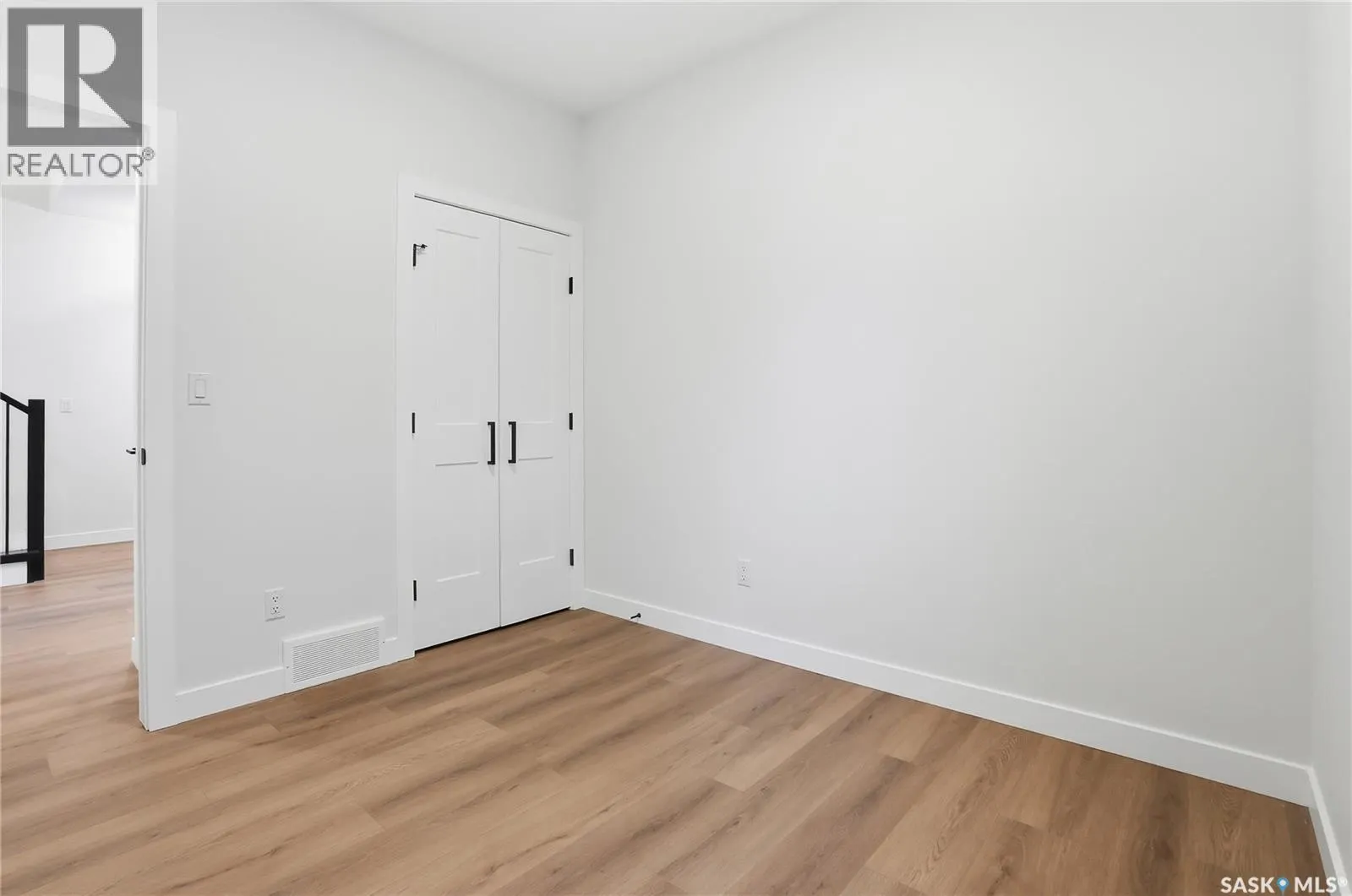 190 Doran WAY