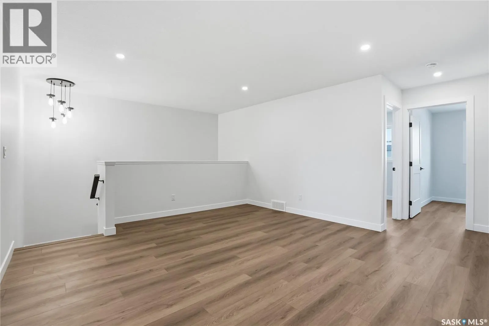 190 Doran WAY