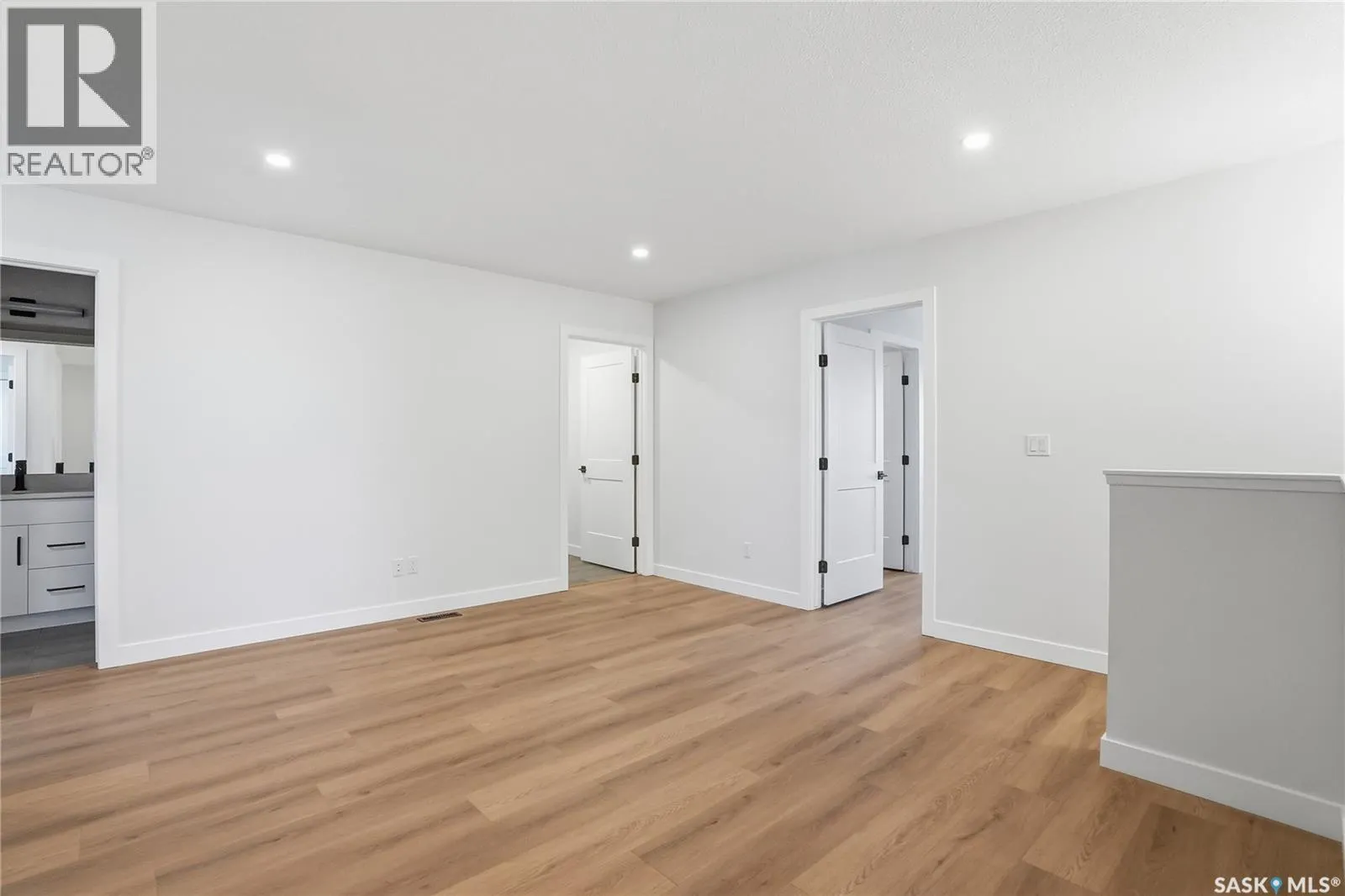 190 Doran WAY