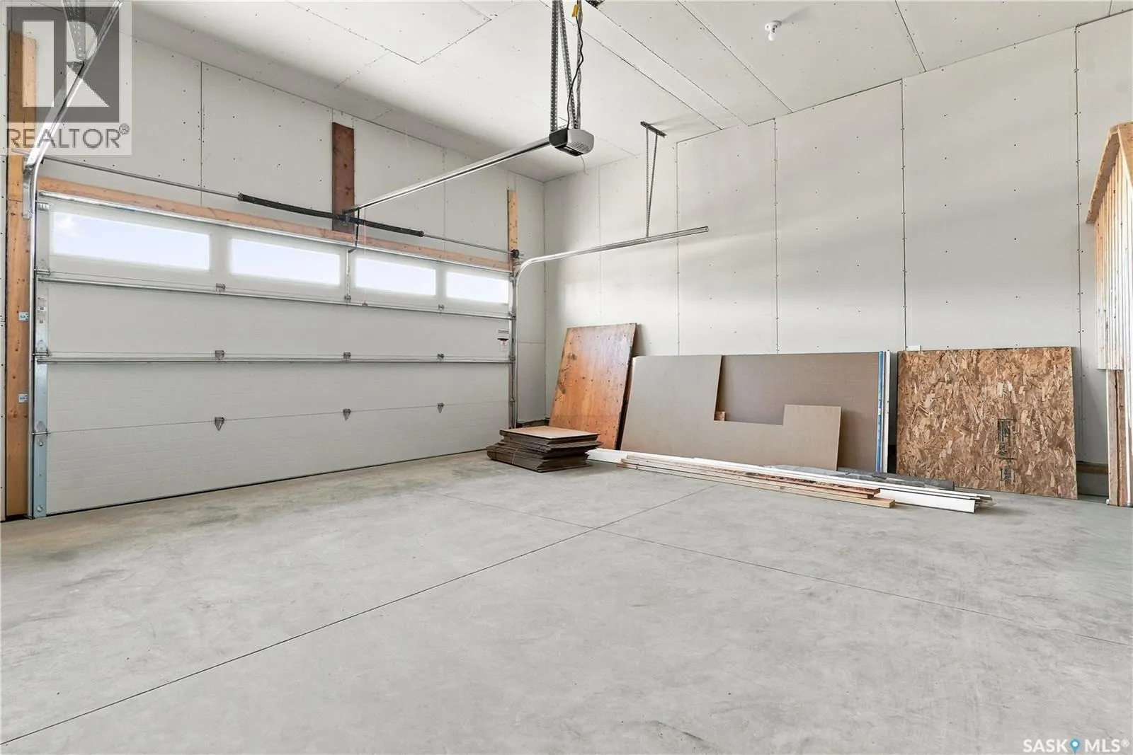 251 Doran WAY