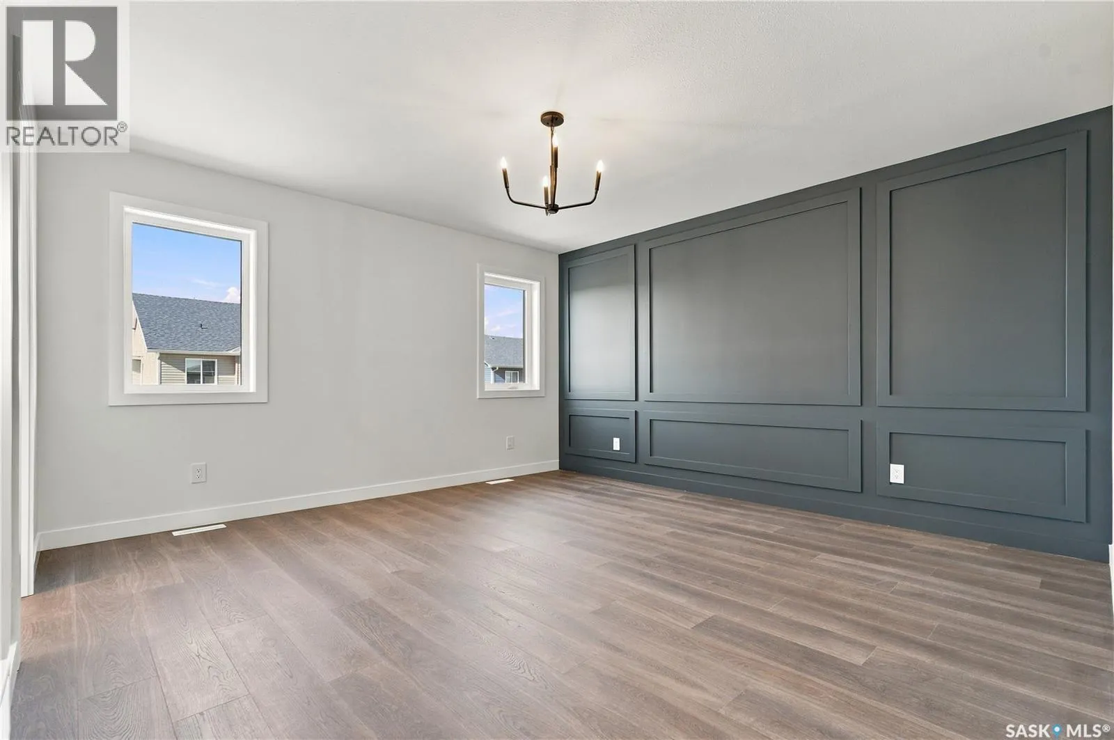251 Doran WAY