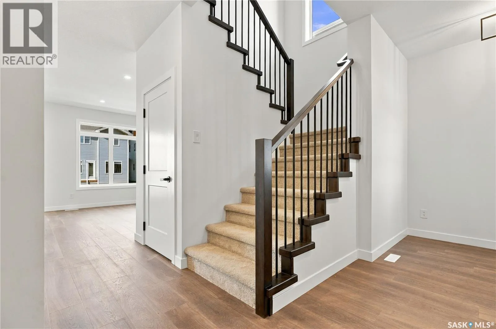 251 Doran WAY