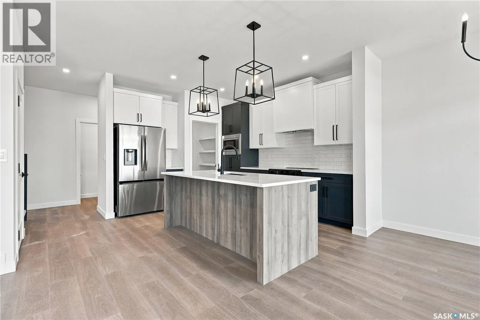 251 Doran WAY
