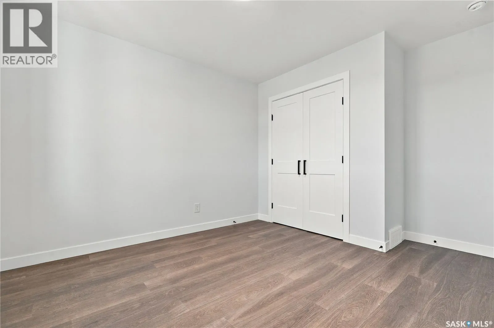 251 Doran WAY
