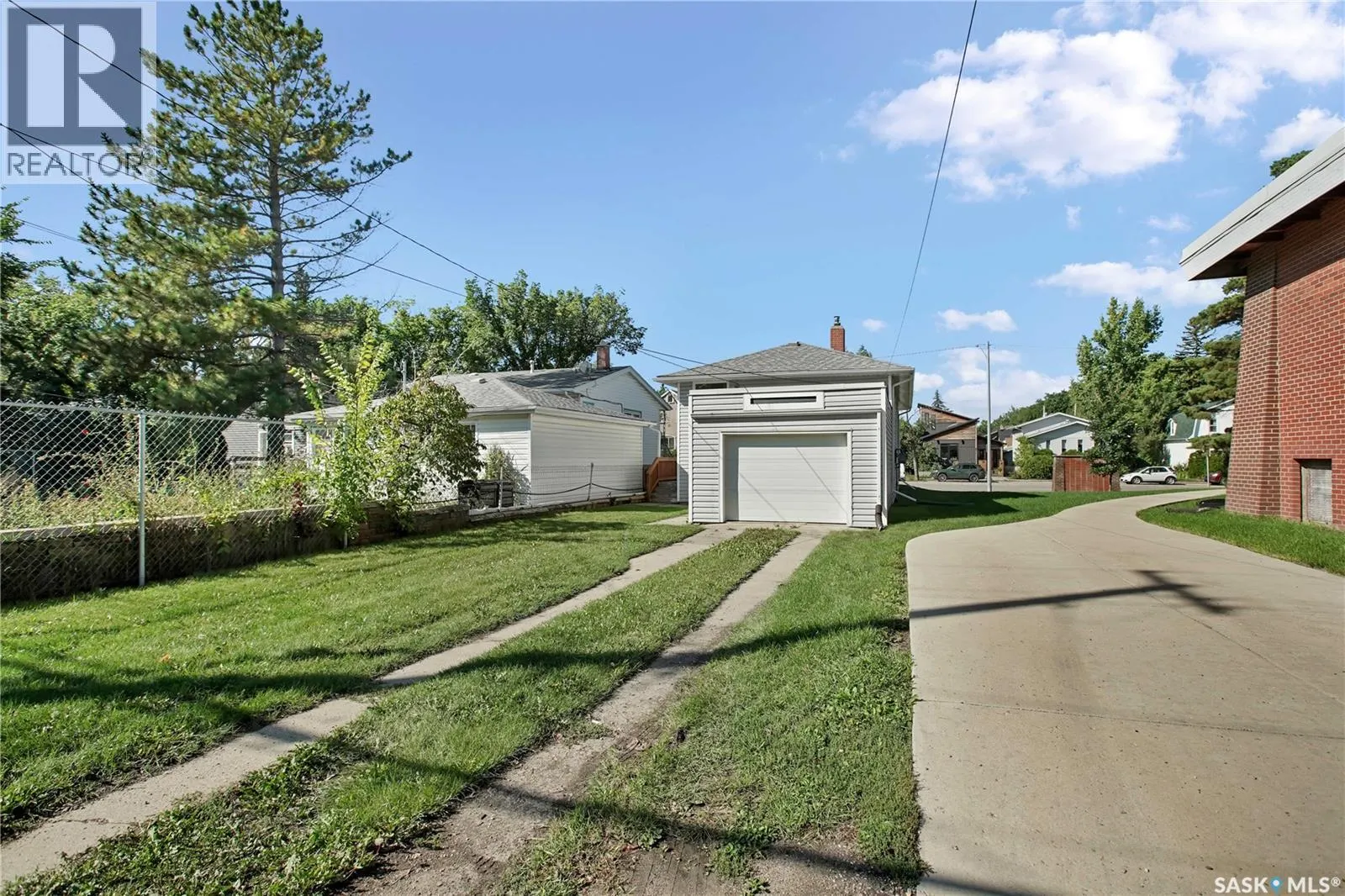 1209 Broadway AVENUE