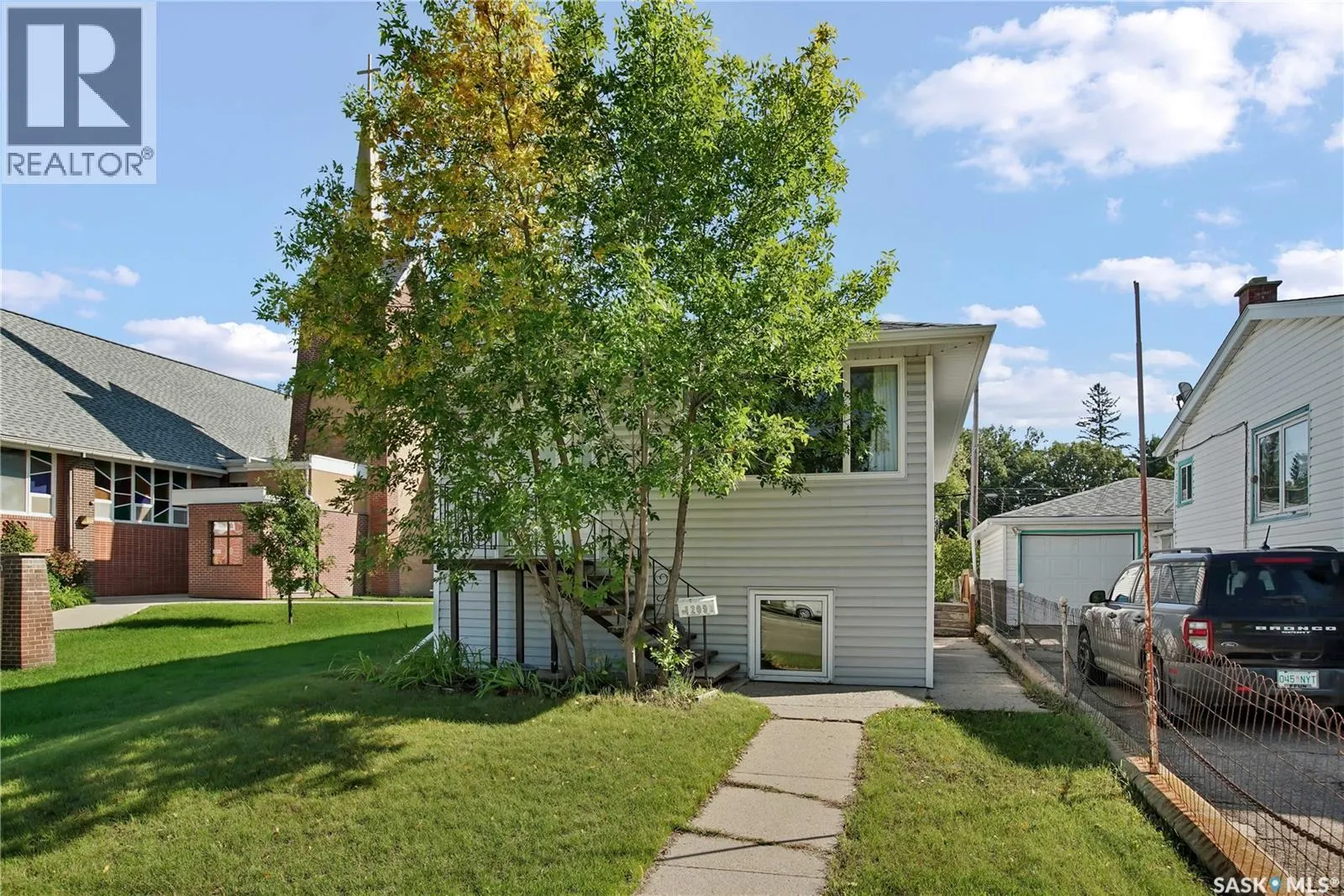1209 Broadway AVENUE