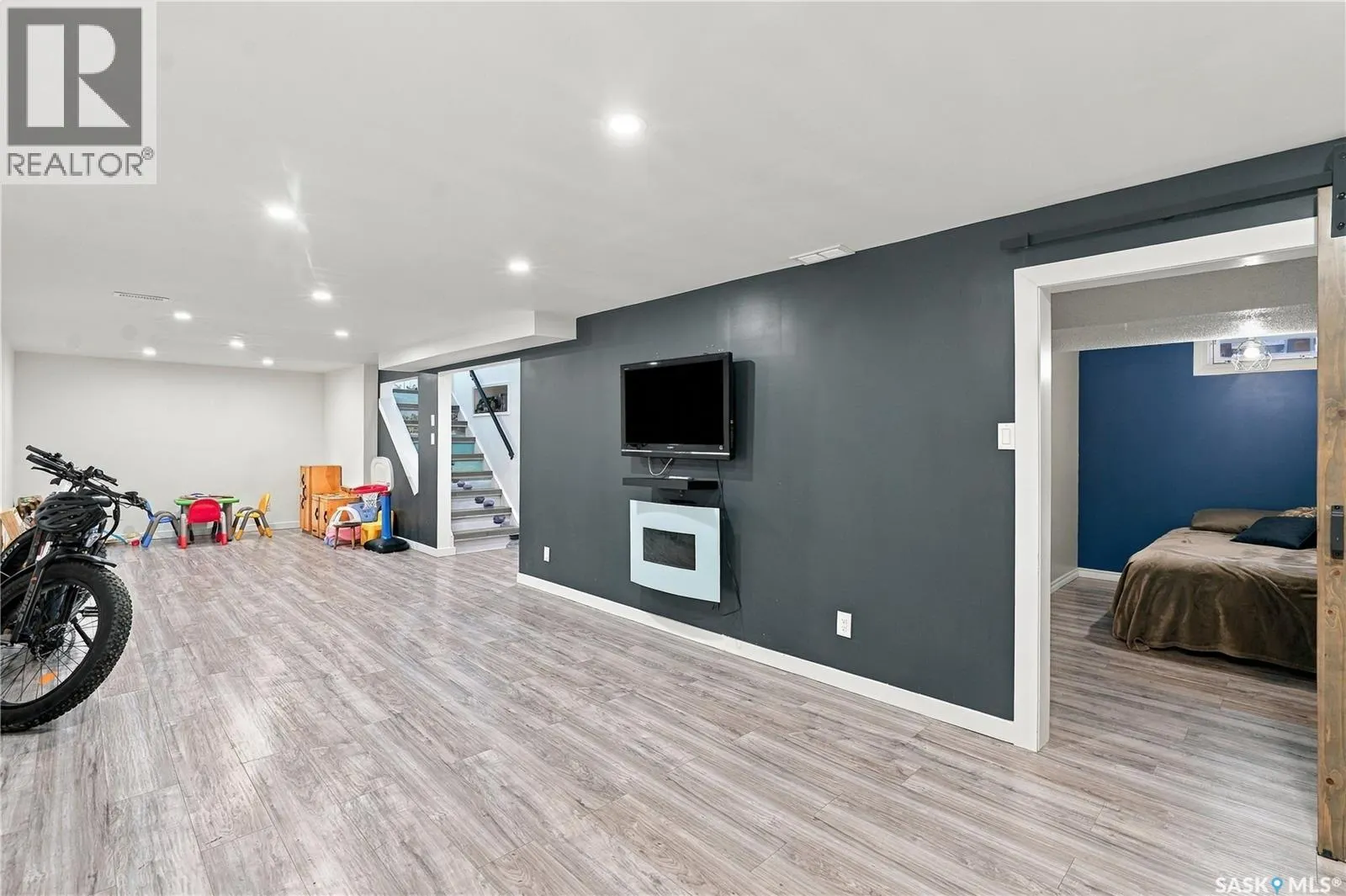 158 Smallwood CRESCENT
