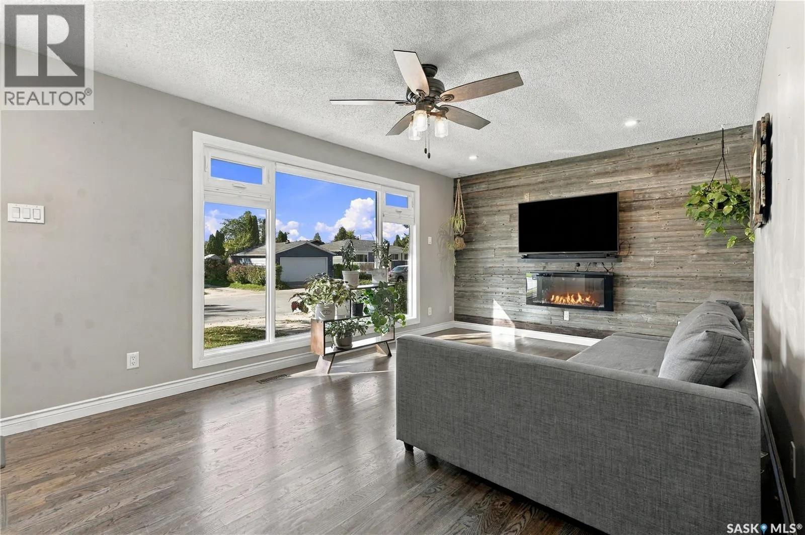 158 Smallwood CRESCENT