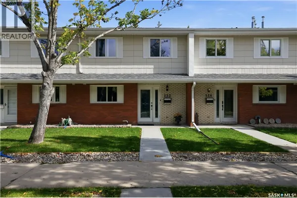 152 Plainsview DRIVE