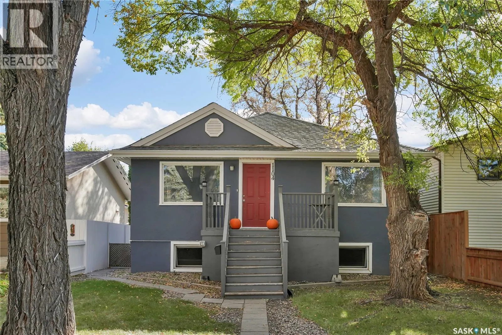 1104 4th STREET E