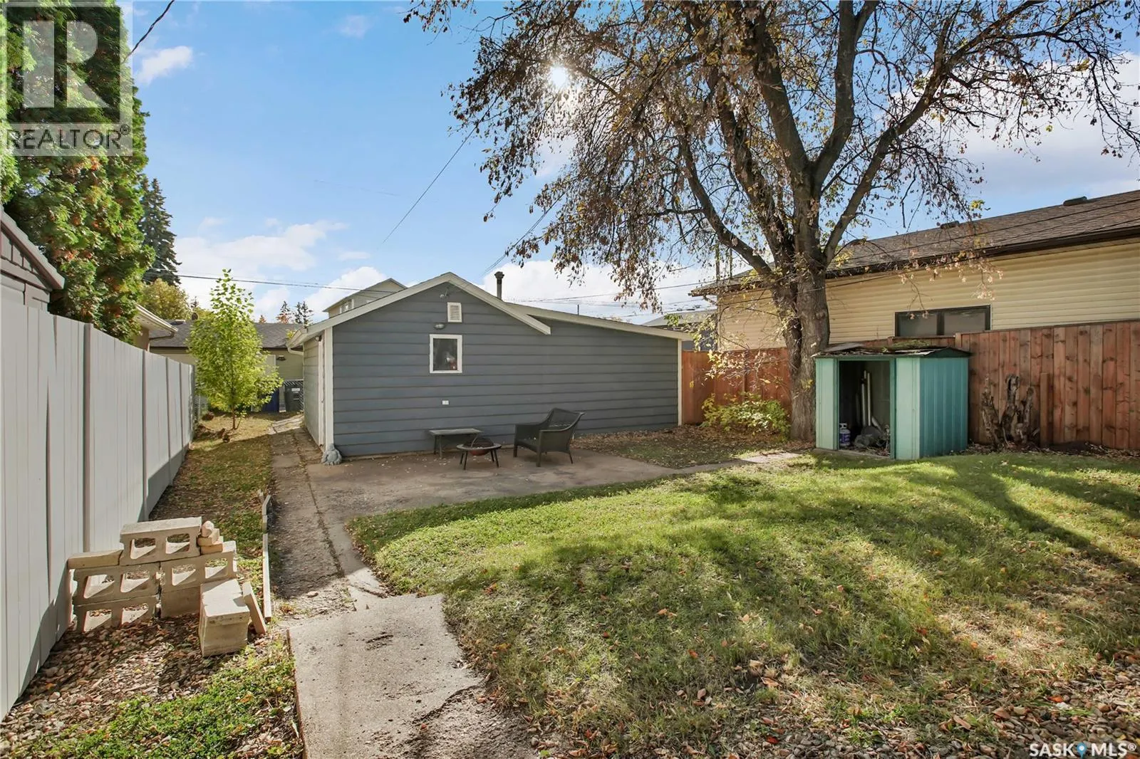 1104 4th STREET E
