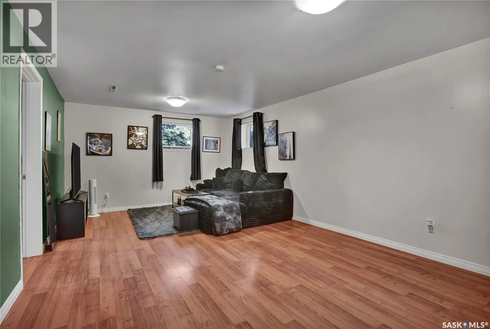 1104 4th STREET E