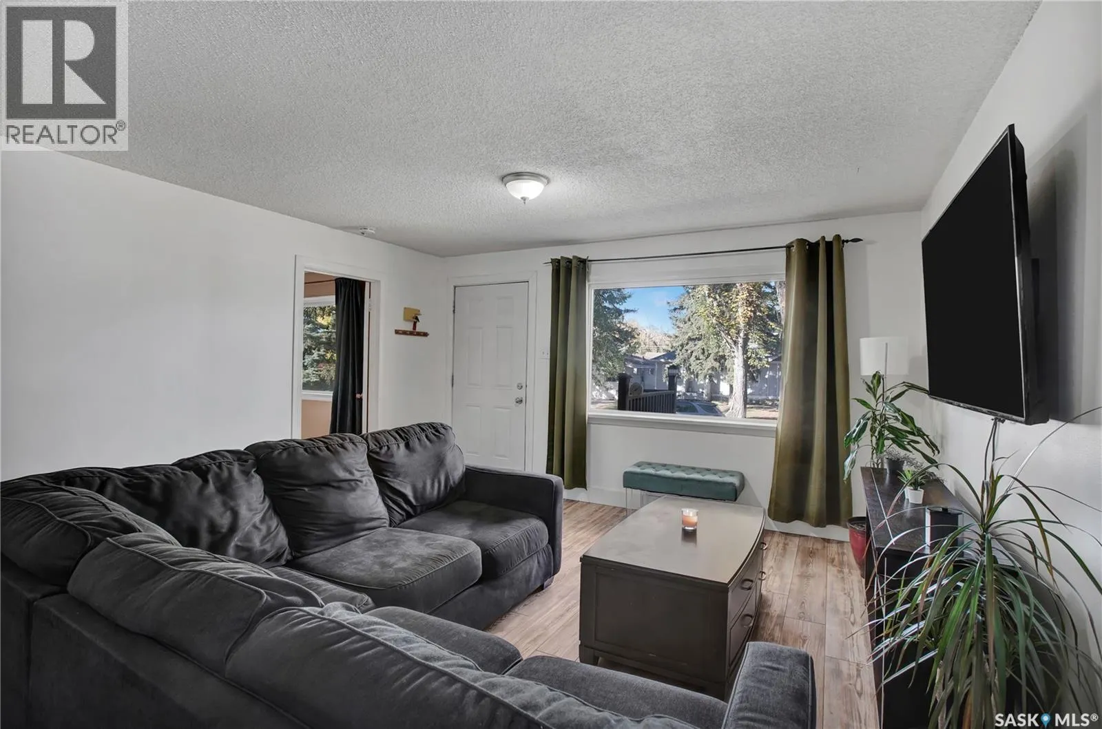 1104 4th STREET E