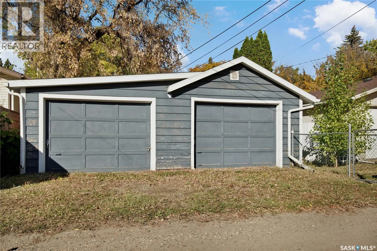 1104 4th STREET E