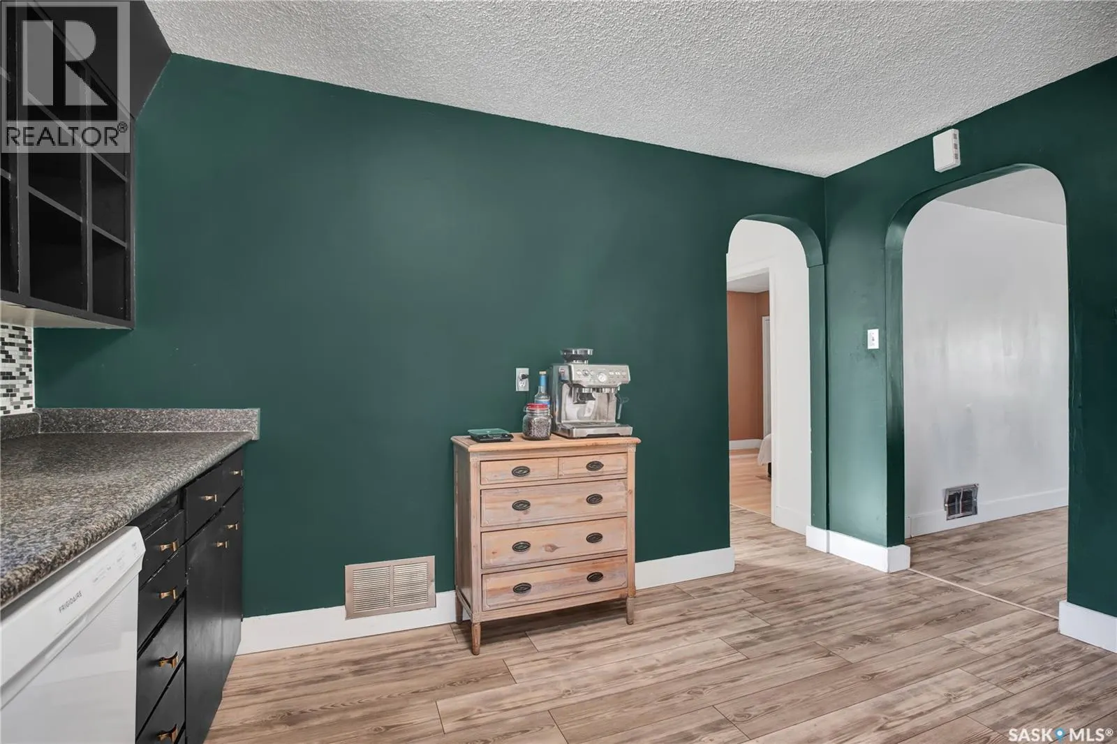 1104 4th STREET E
