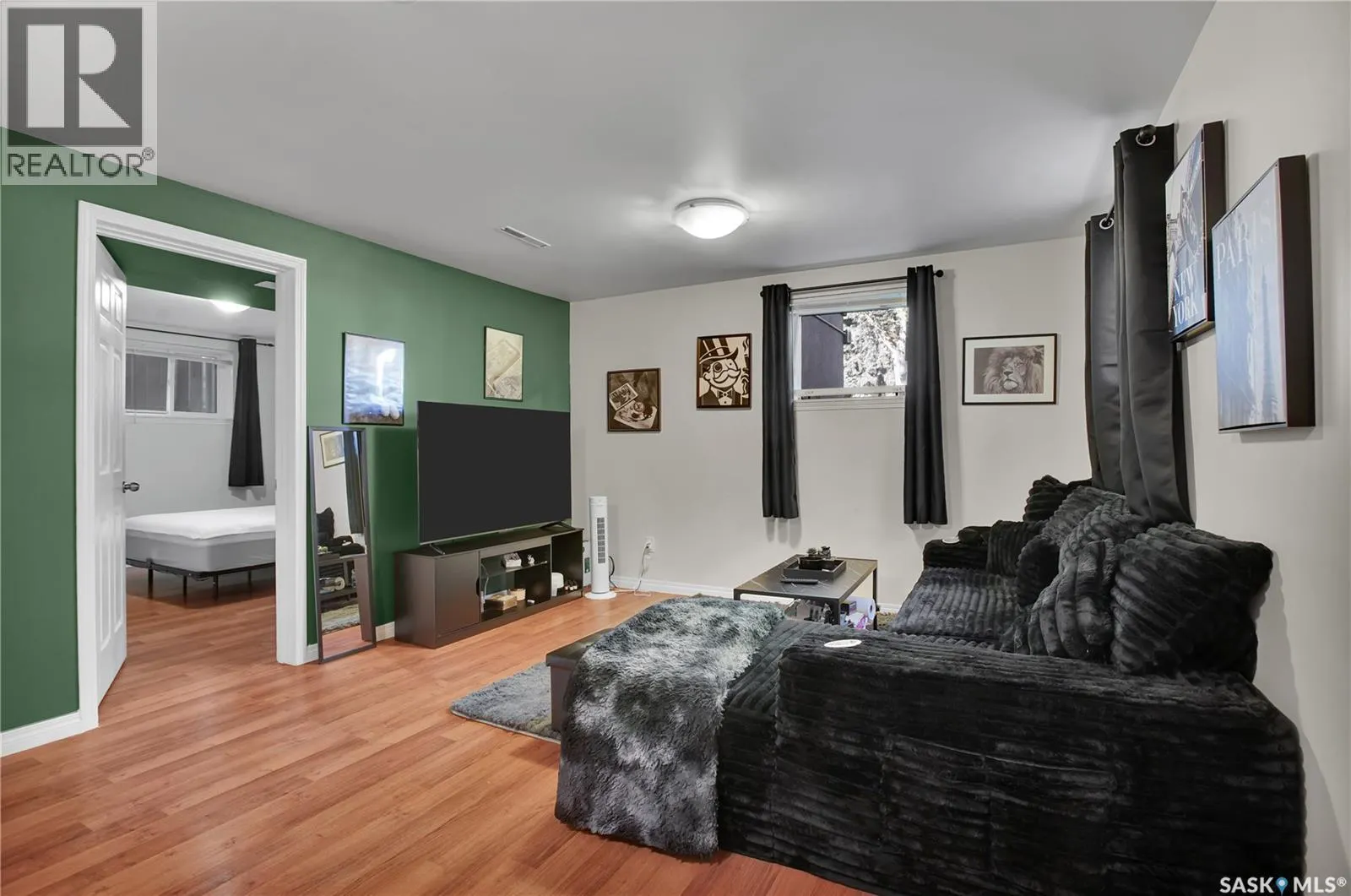 1104 4th STREET E