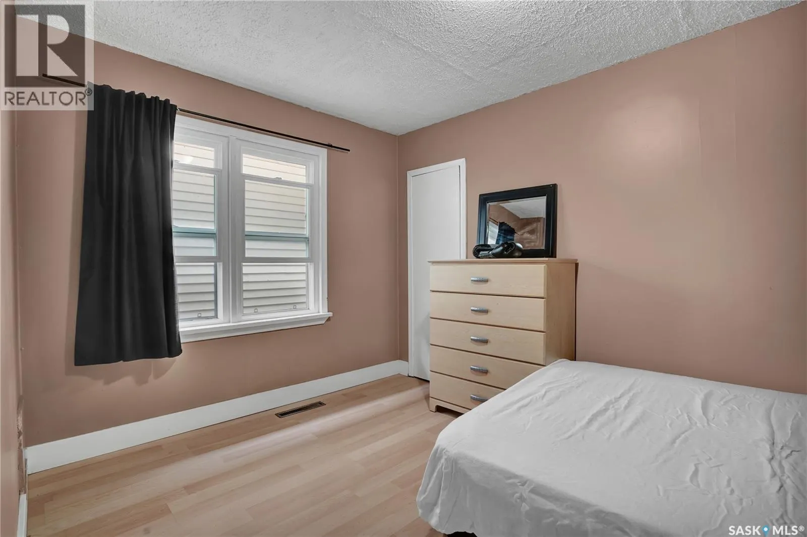 1104 4th STREET E