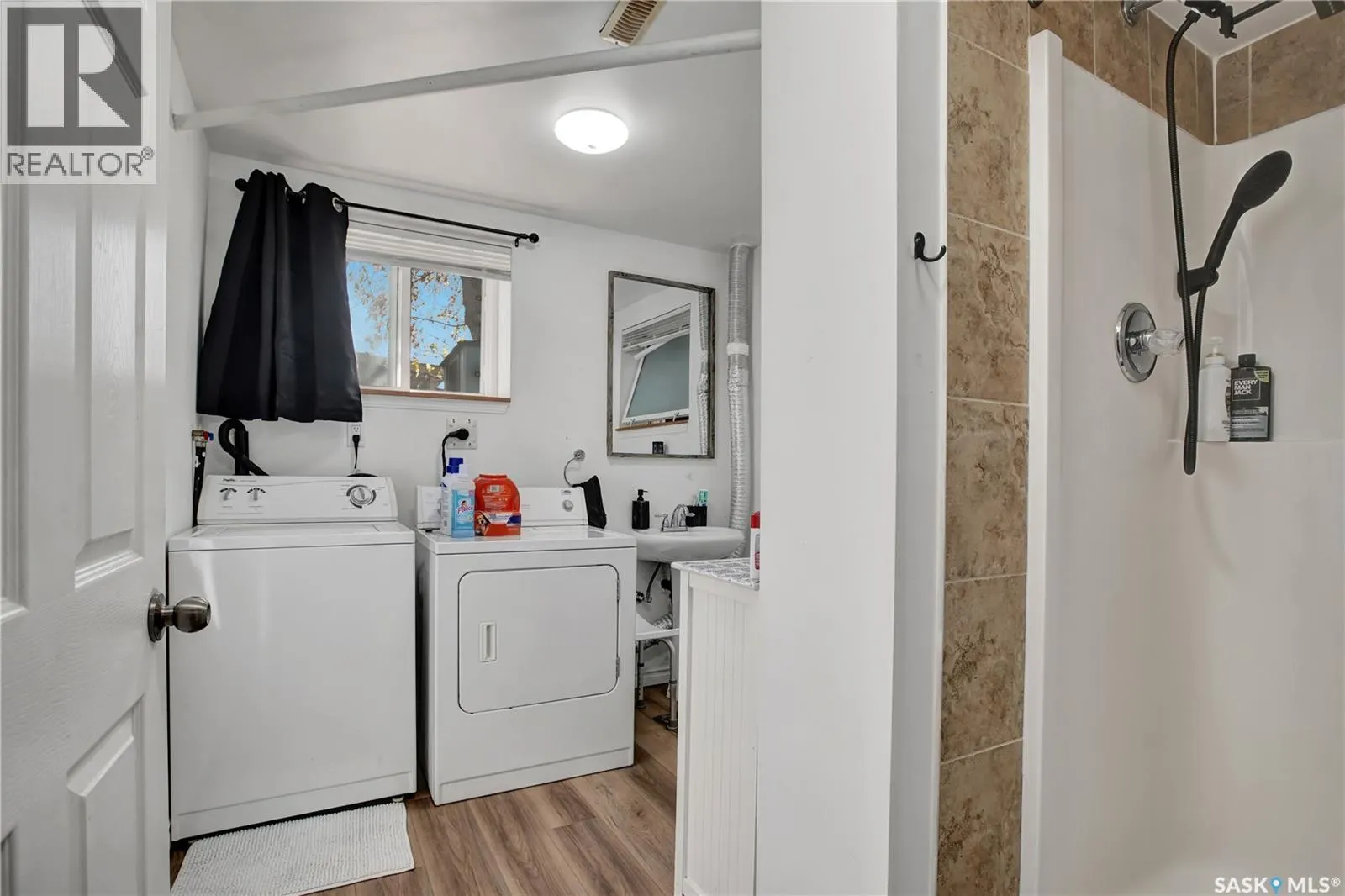 1104 4th STREET E
