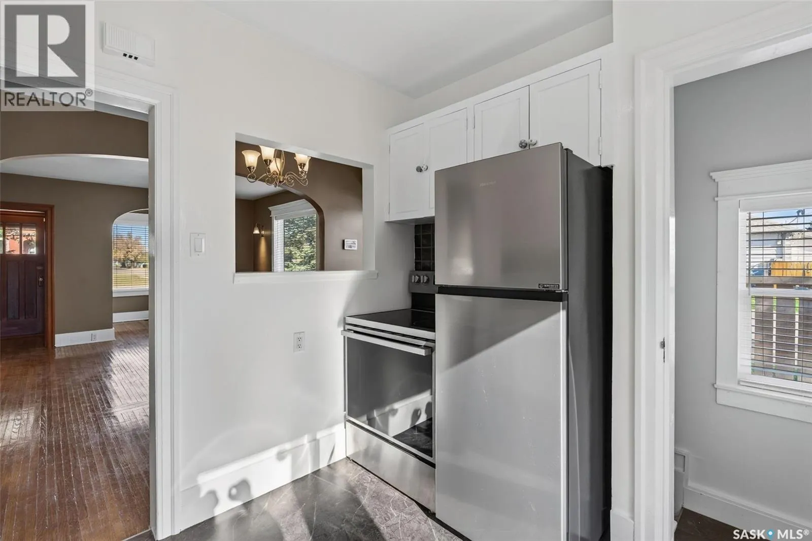 347 8th STREET E