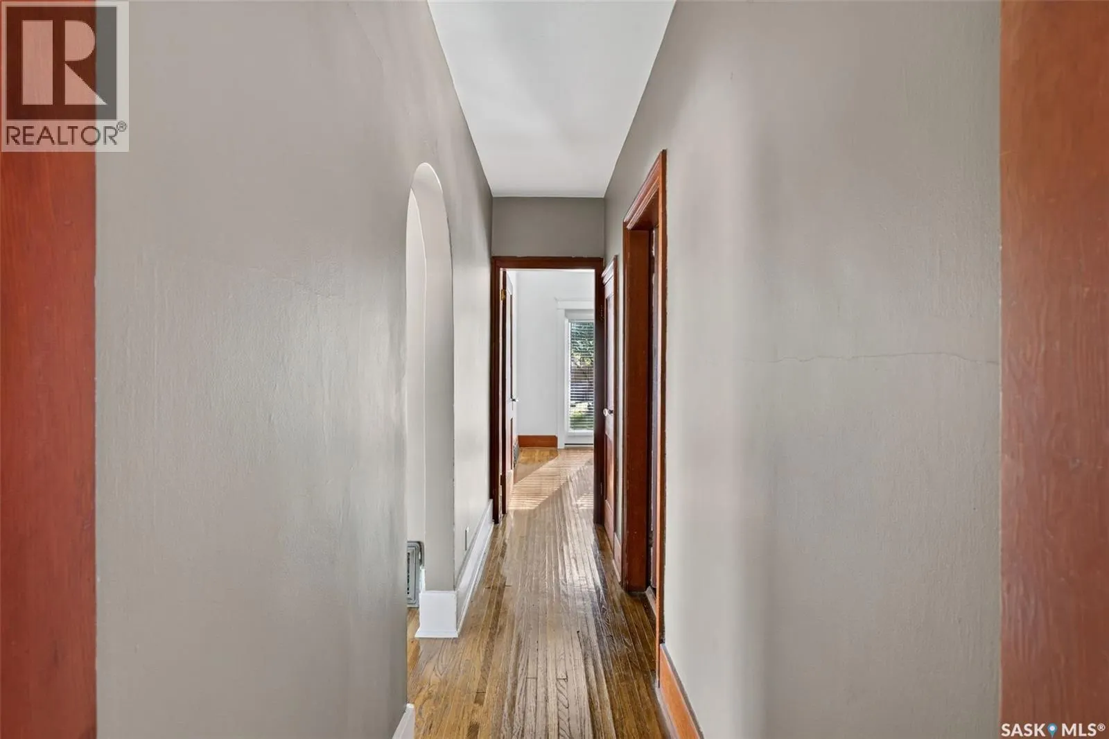 347 8th STREET E