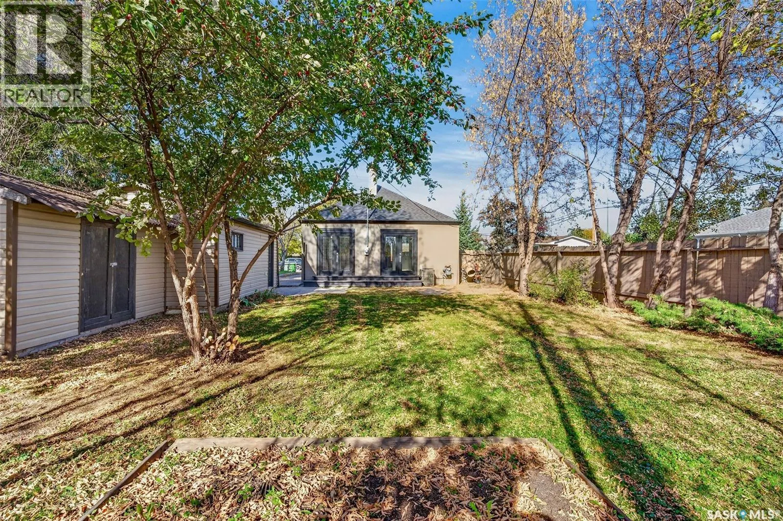 347 8th STREET E