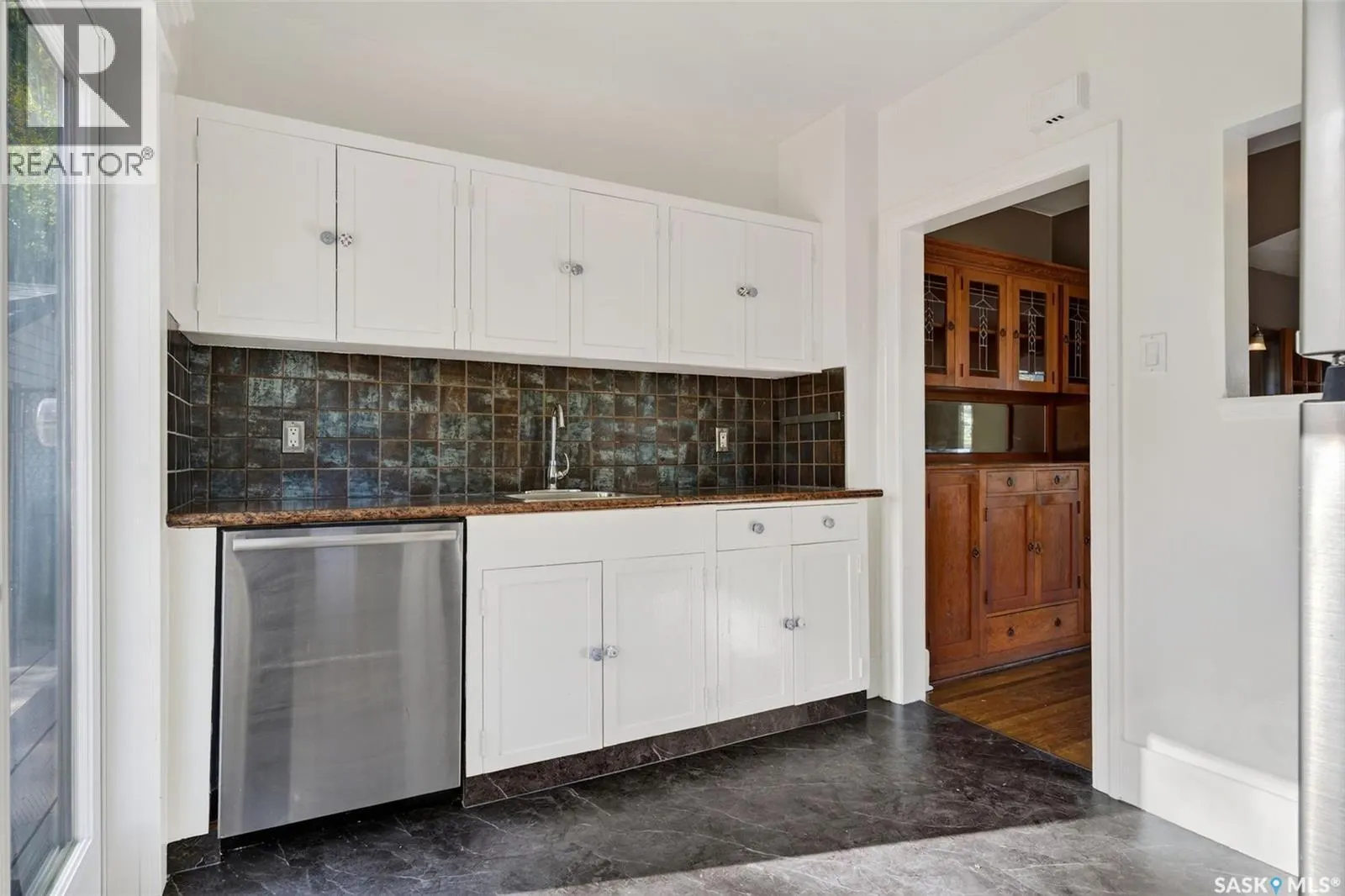347 8th STREET E