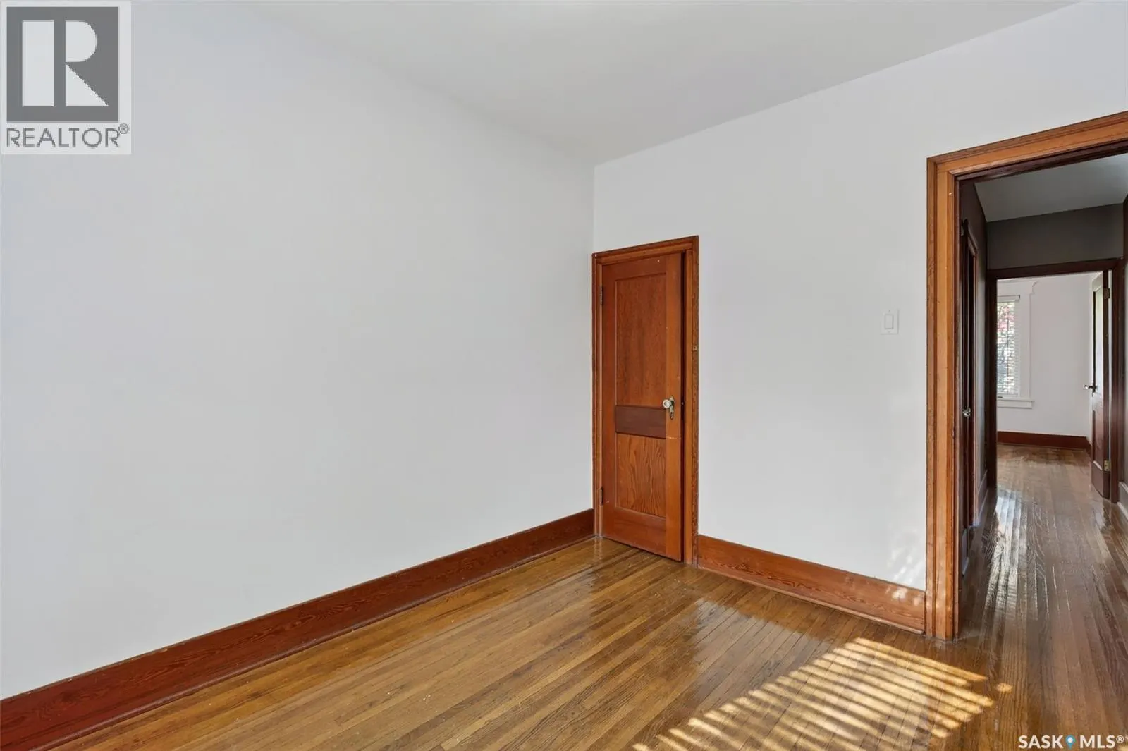 347 8th STREET E