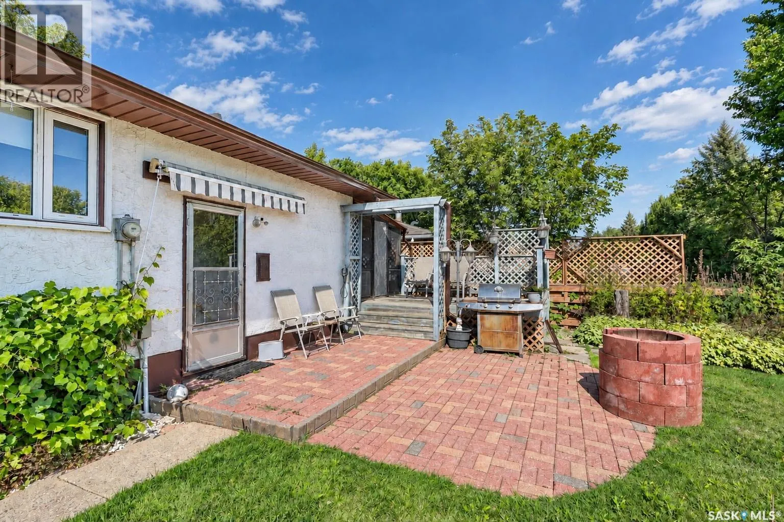 2338 McDonald AVENUE