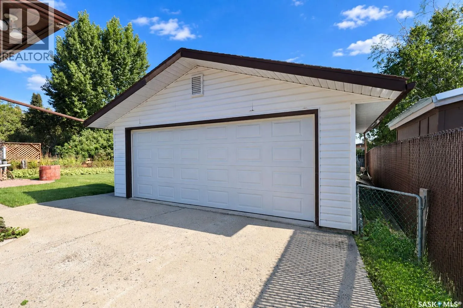 2338 McDonald AVENUE