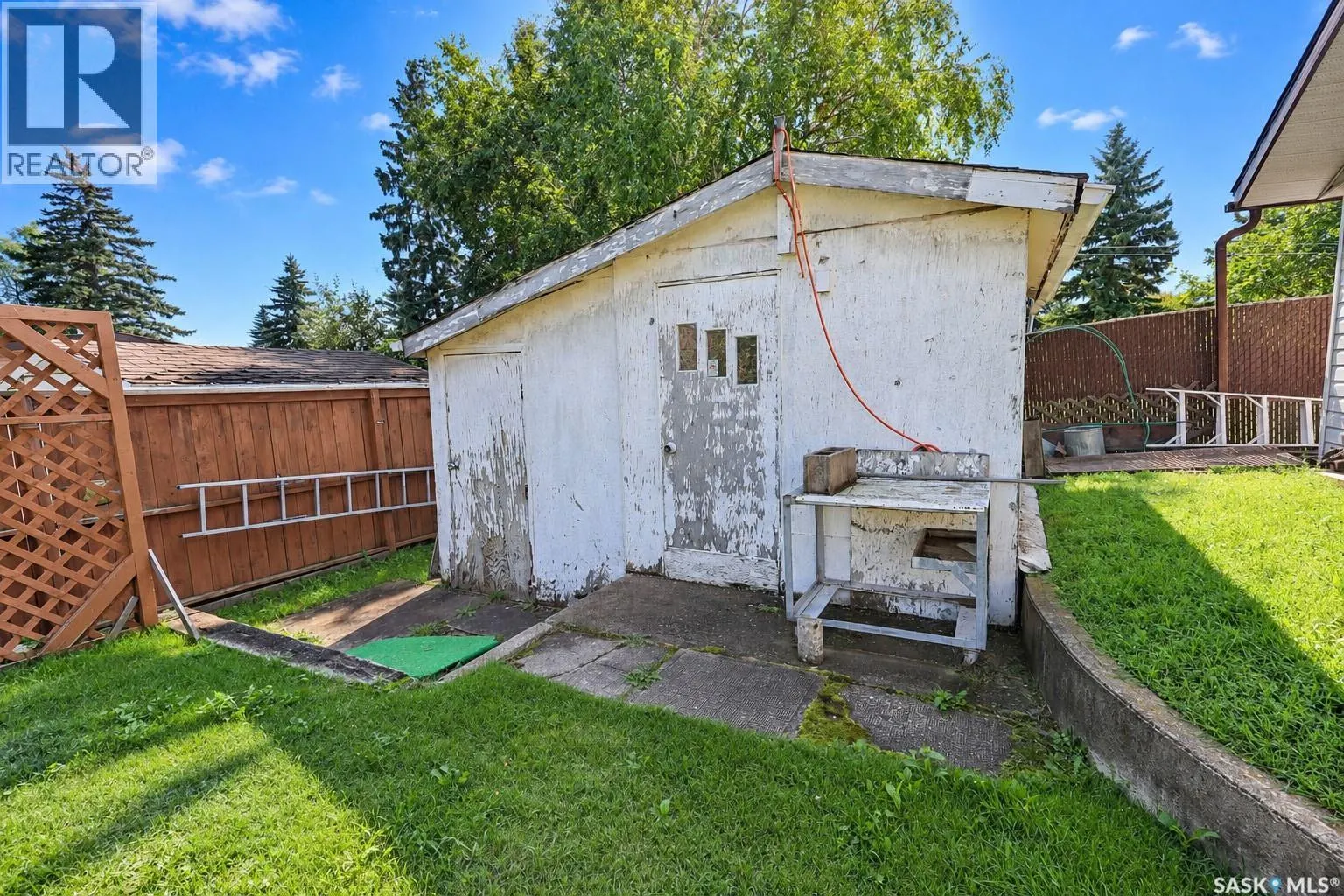 2338 McDonald AVENUE