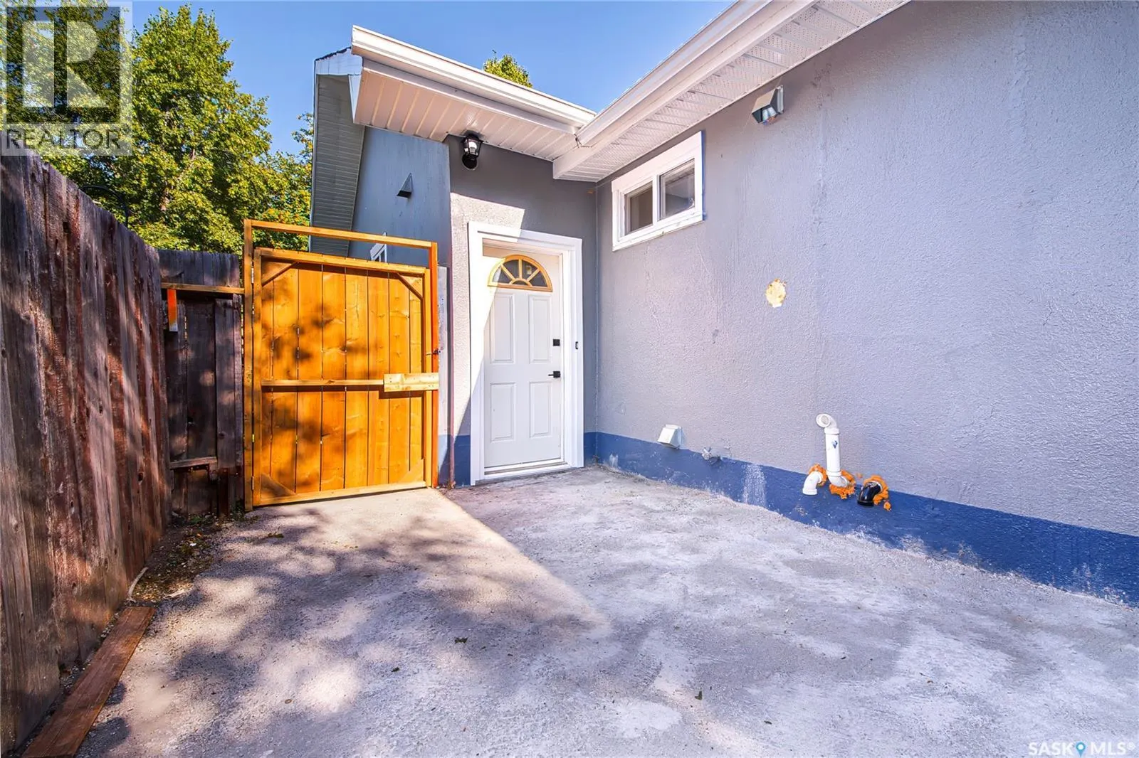 451 R AVENUE S