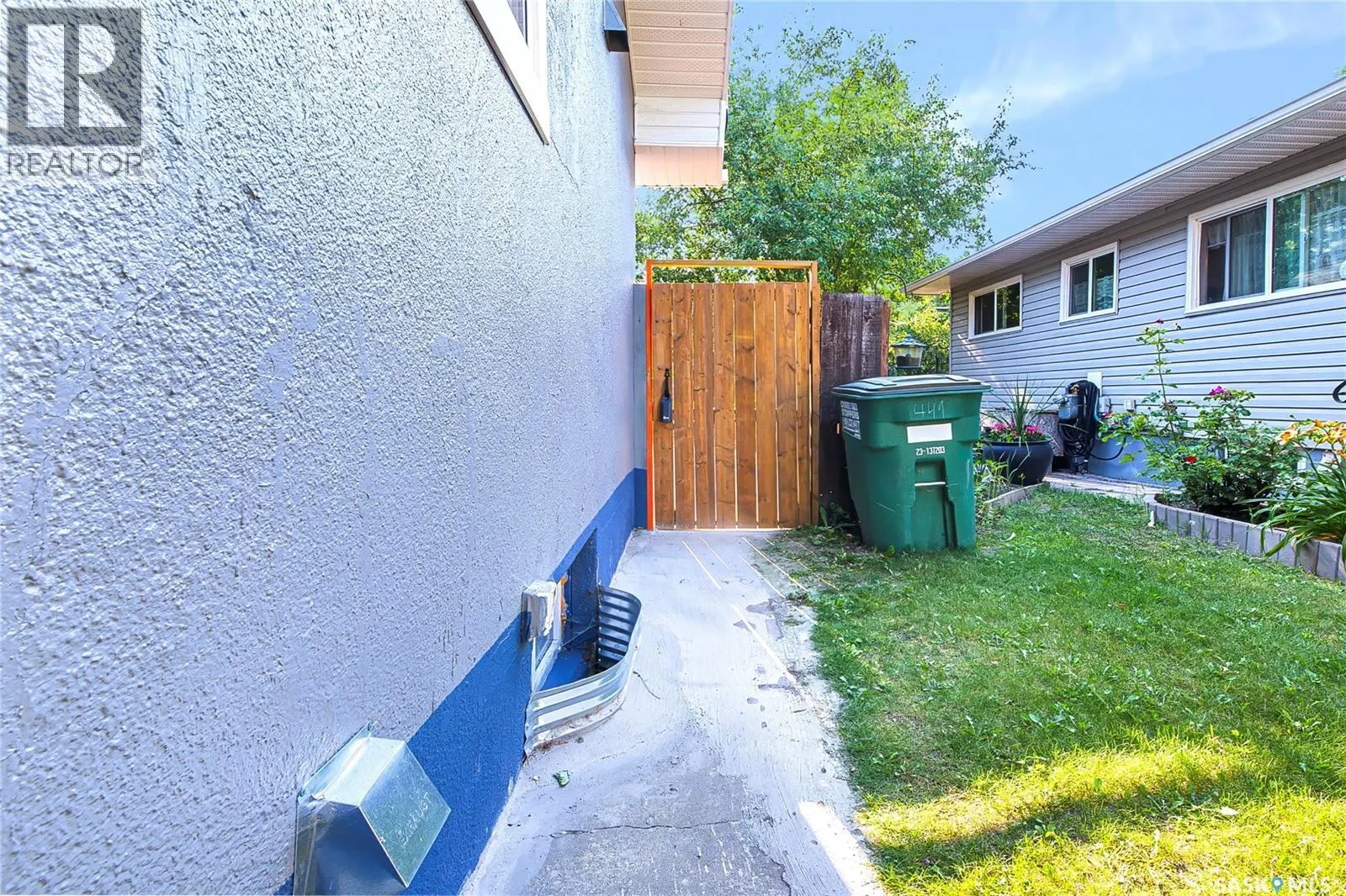451 R AVENUE S