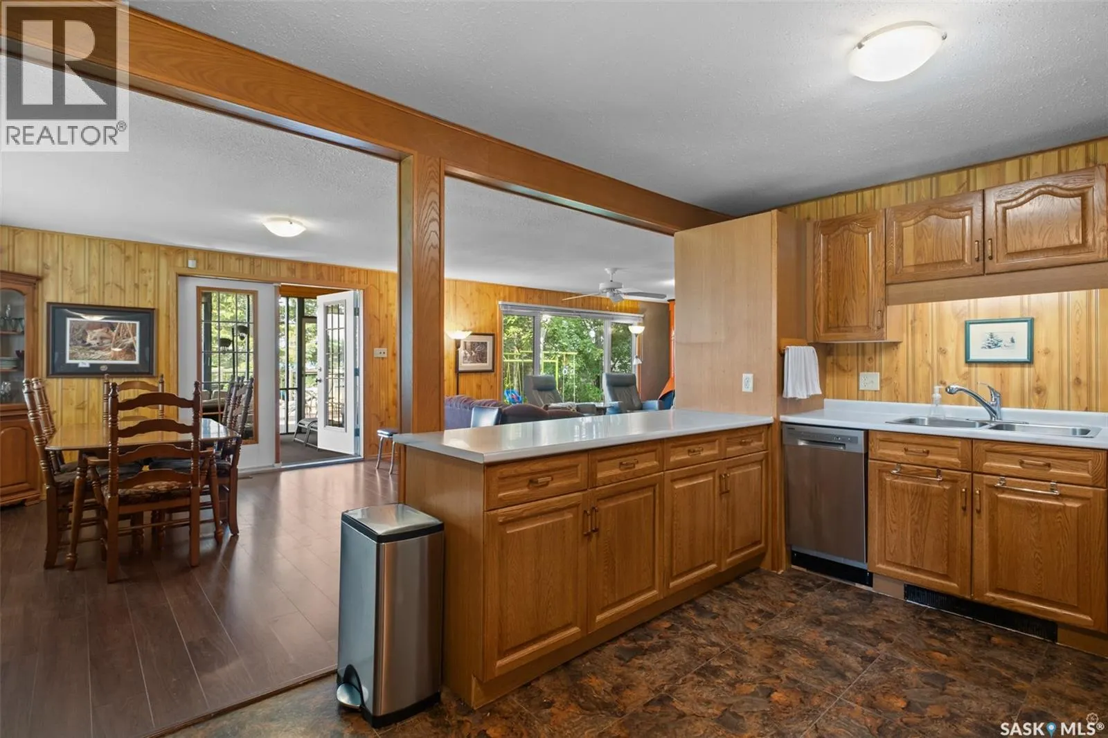 282 Neis DRIVE