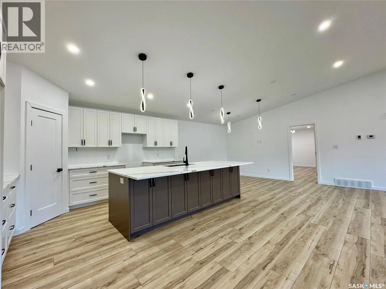 43 Franklin AVENUE