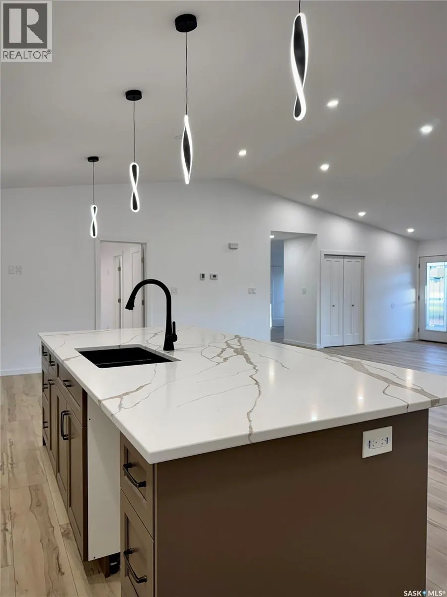 43 Franklin AVENUE